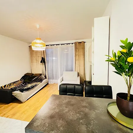 Filmowa Kawalerka Z Uroczym Tarasem I Garazem Podziemnym Apartment Warsaw Exterior photo